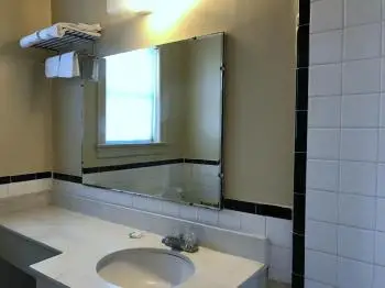 Economy Inn 8